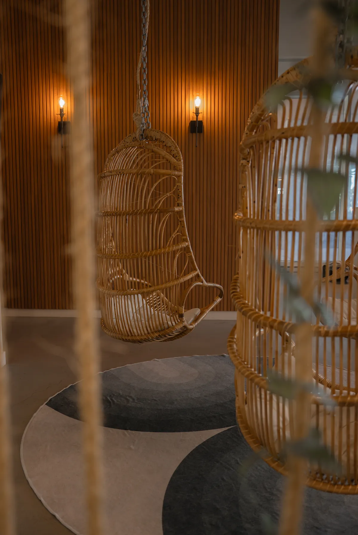 Fauteuils suspendus de la salle d'attente
